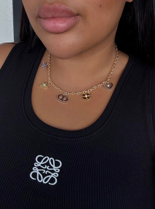 Collier D