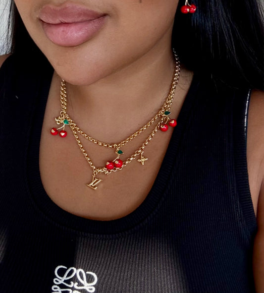 Collier L cherry